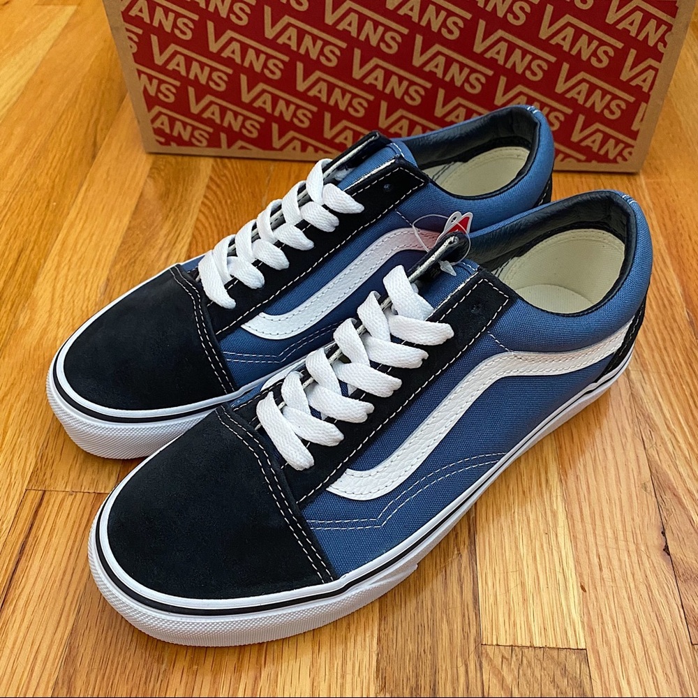 Vans Old Skool Women’s Sneakers - Picture 2 of 6